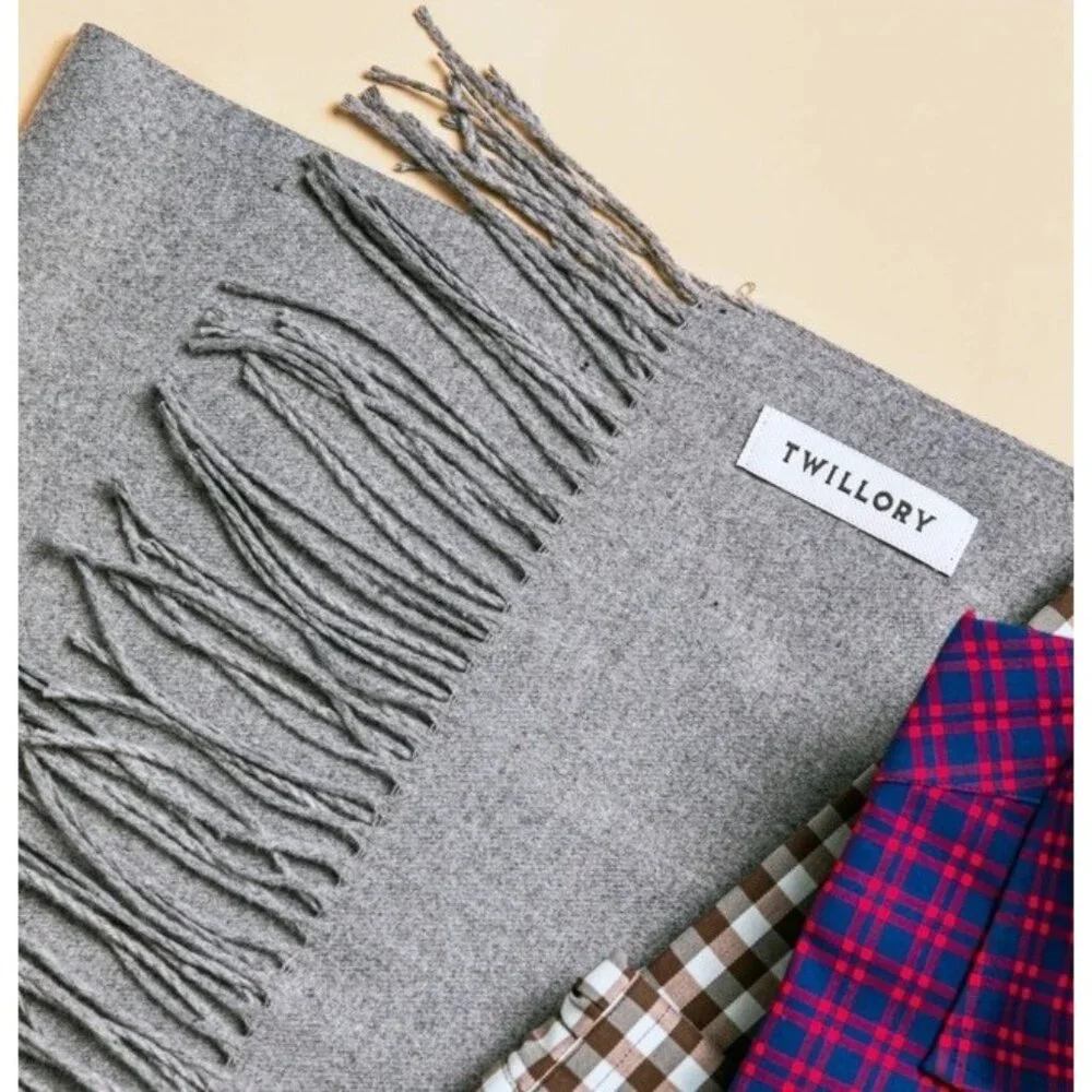 TRILLORY Gray Cashmere Blend Soft Fringed Scarf